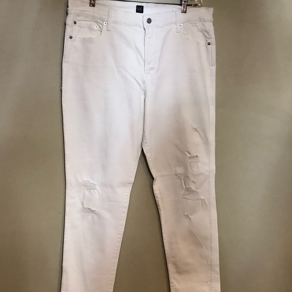 NWOT! GAP Slim Straight Jeans Size 33R
